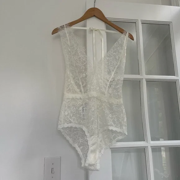 Hanky Panky Wink Plaything Bodysuit with Keyhole White - Picture 5 of 6